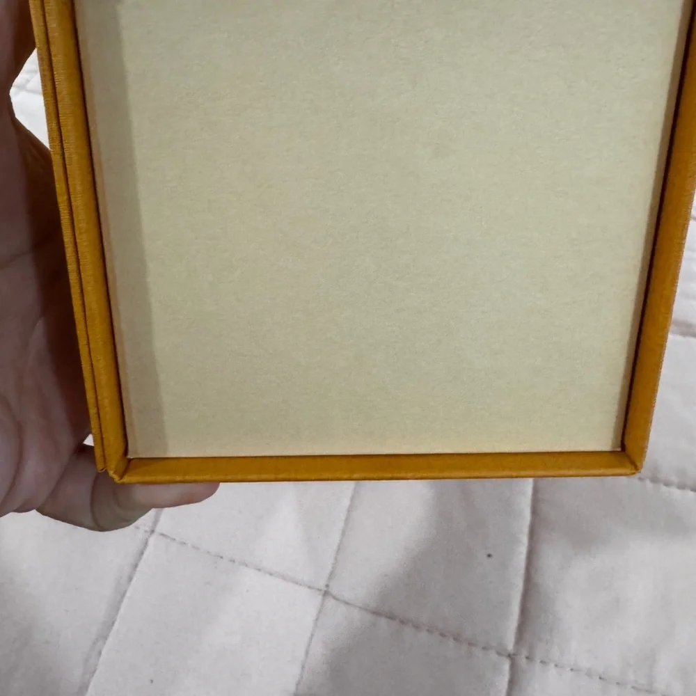 Louis Vuitton Long Gift Box with Ribbon & Tissue - Picture 6 of 10